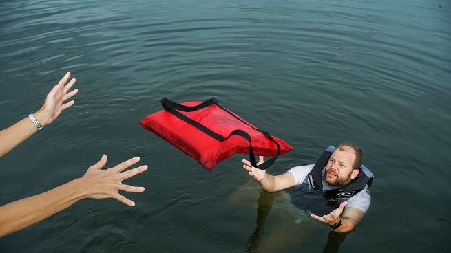 btgsafety0119-boatingaccident man overboard