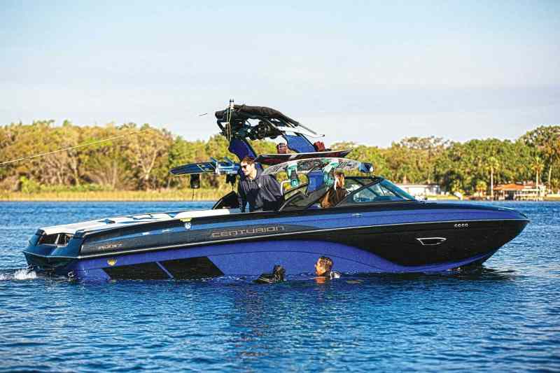 How To Pick Up A Downed Waterskier, Wakesurfer, Wakeboard Rider or Tuber